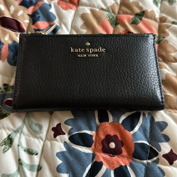 Kate Spade Wallet - Picture 1 of 5